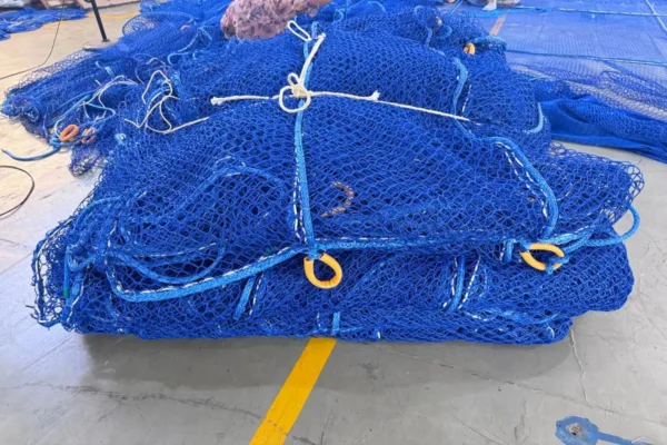 Close-up of advanced Netting weaving mesh wire for bio-attachment resistance.